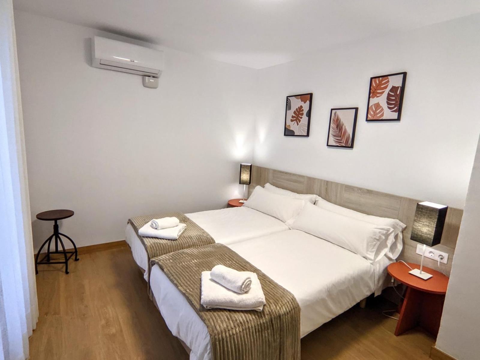 Apartamentos Plaza Del Torico Teruel Eksteriør billede