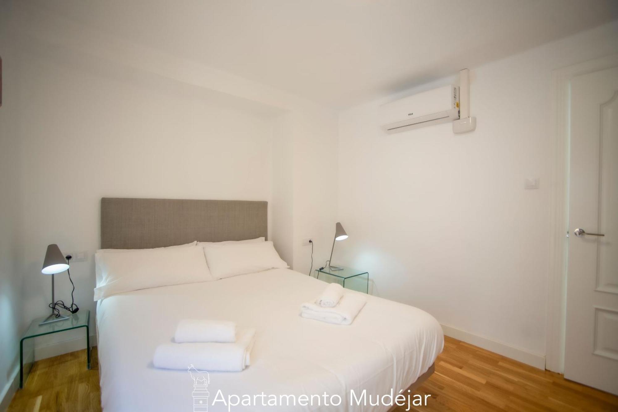 Apartamentos Plaza Del Torico Teruel Værelse billede