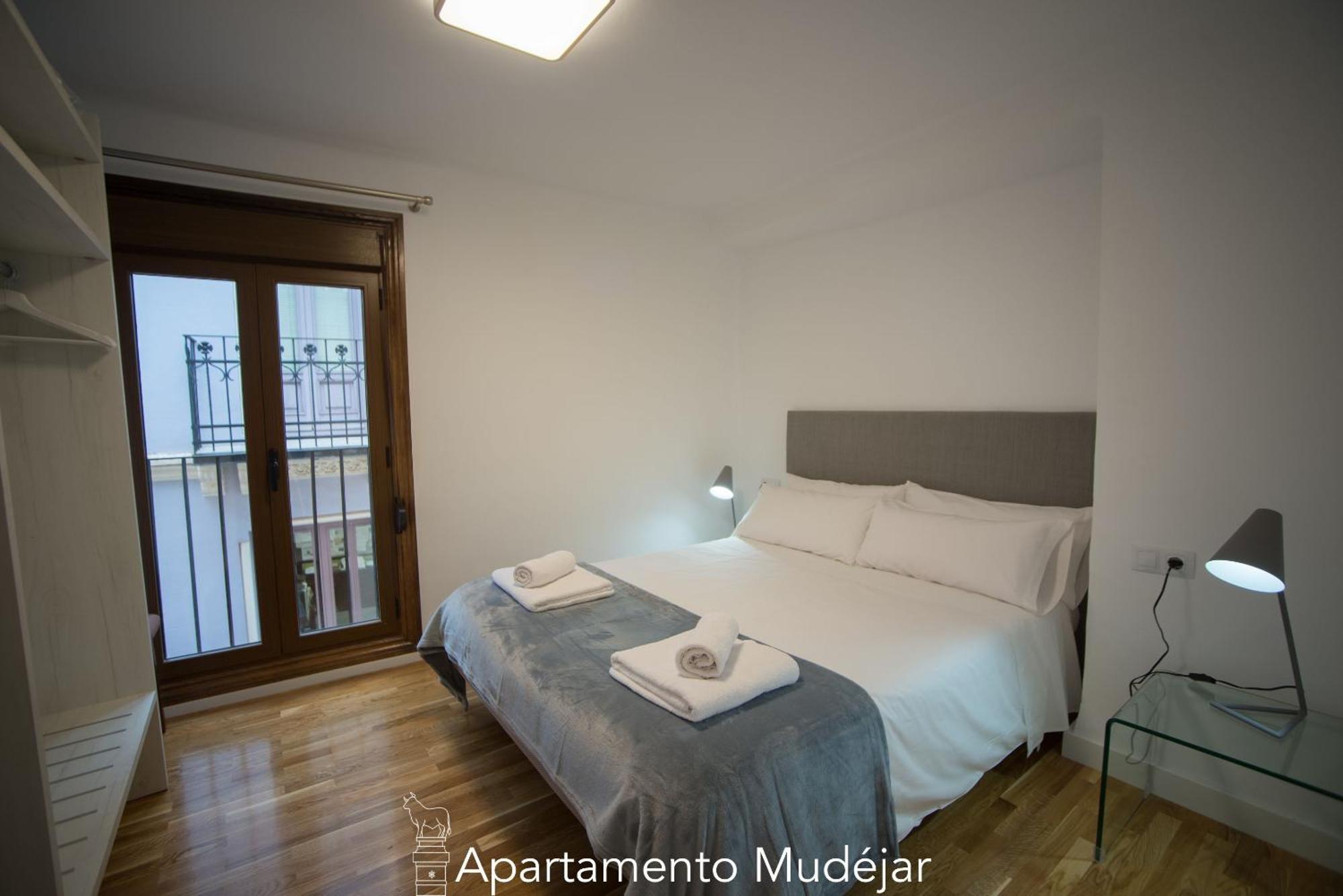 Apartamentos Plaza Del Torico Teruel Eksteriør billede